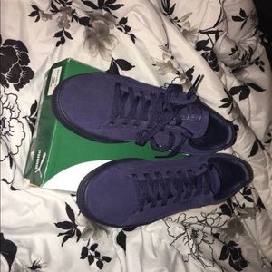 Blue Puma low top suede sneakers